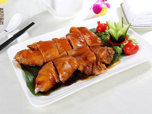 山野與美饌的交響 白云山下的中西餐飲風情錄